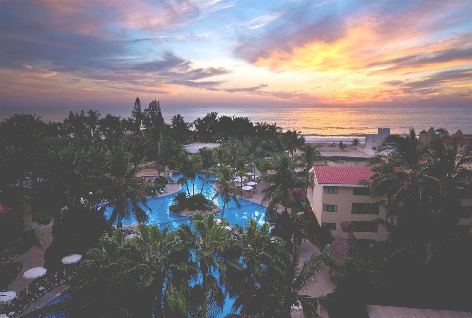 Ocean Breeze Mazatlan Hotel Exterior photo